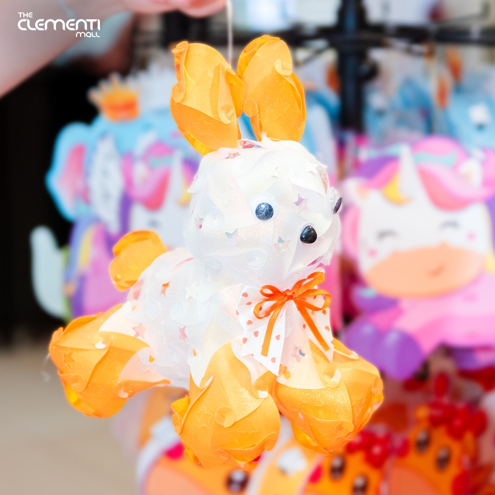 A display of mooncakes at the Mid-Autumn Fair