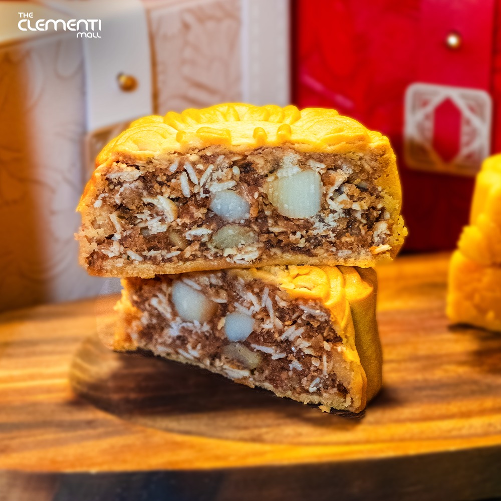 A variety of traditional and snowskin mooncakes